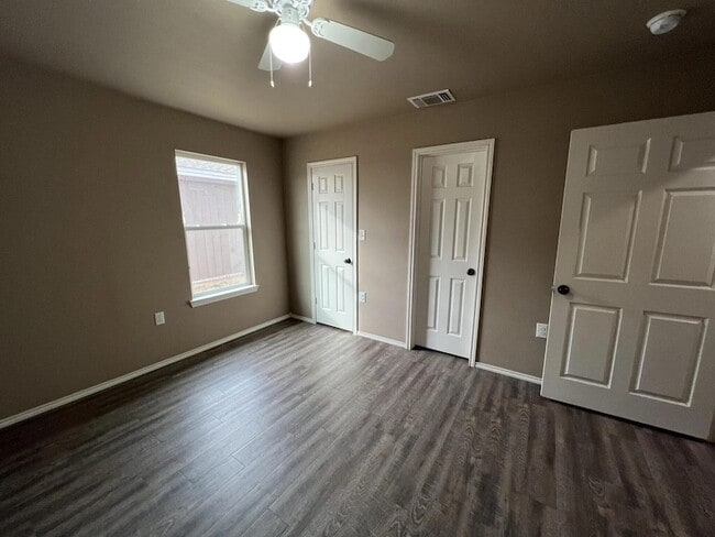 Photo - 2911 Cornell St