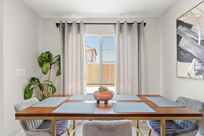 Photo - 1826 E Illini St Unit ID1244298P