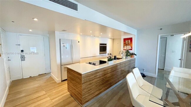 Photo - 1717 N Bayshore Dr Unit A-1951