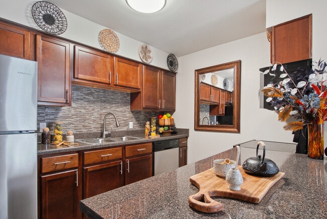 Building Photo - Emerald Pointe Apartment Homes