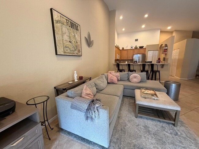 Photo - 328 W Coral Trace Cir