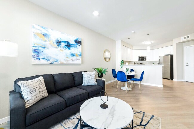 Photo - 375 Harbour Cove Dr Unit SI FL3-ID1228247P