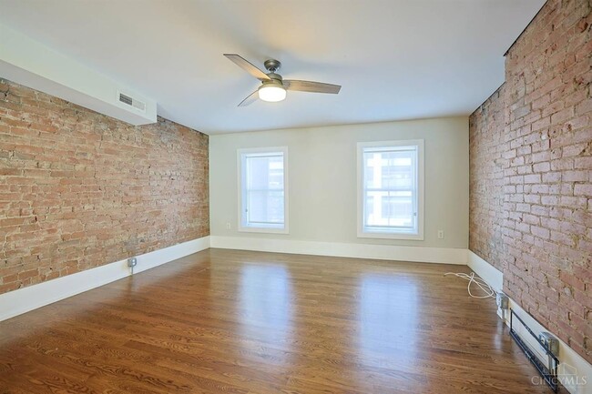 Photo - 1121 Walnut St