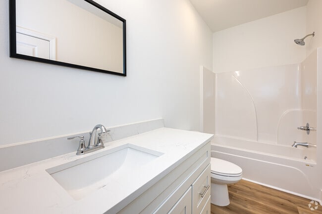 2BR, 2BA - 900SF - Primary Bathroom - Palmetto Place Apartments
