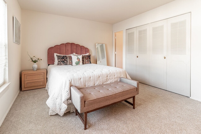 Photo - Willow Oaks Apartments