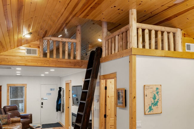 Building Photo - 306 Waverly St Unit ID1244943P