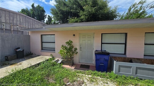 Photo - 404 N Ridgewood Dr