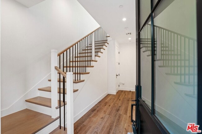 Photo - 5330 Agnes Ave