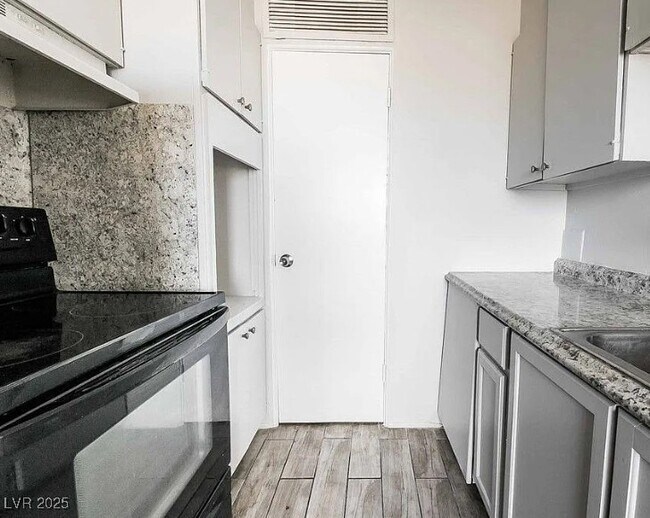 Photo - 239 W Cleveland Ave Unit 1