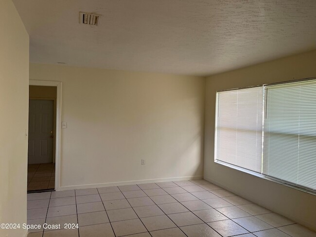 Photo - 360 Schoolhouse Ln