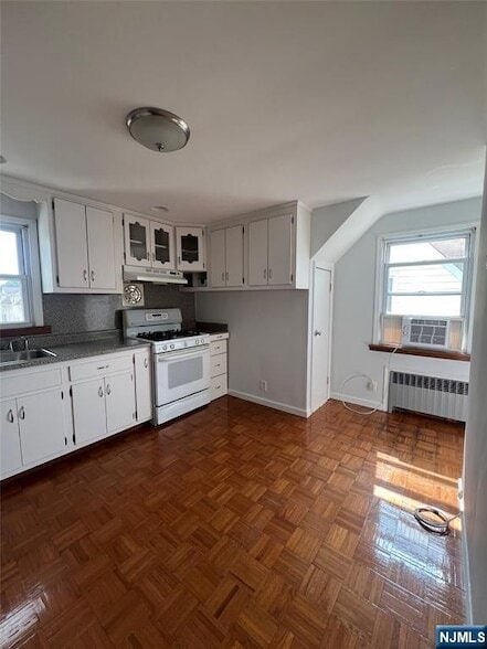Photo - 198 Banta Ave