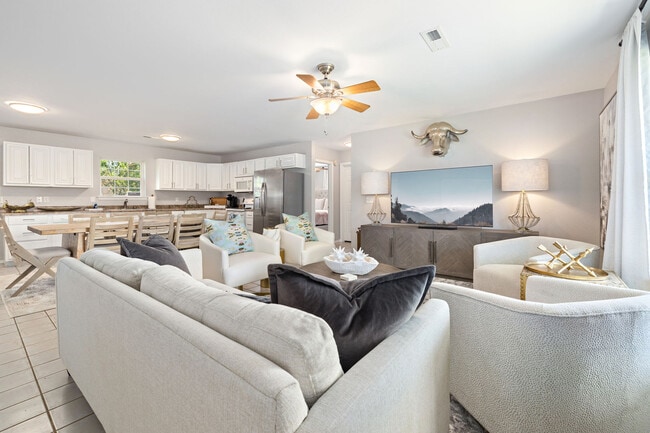 Photo - 703 NW 10th St Unit ID1221918P