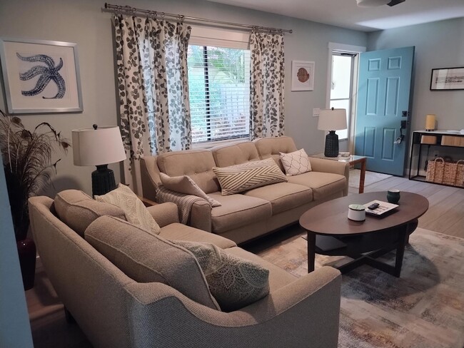 Photo - 8754 Honeysuckle Way