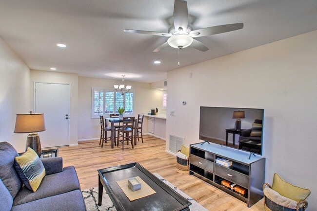 Building Photo - 4303 E Cactus Rd Unit SI FL3-ID1546212P