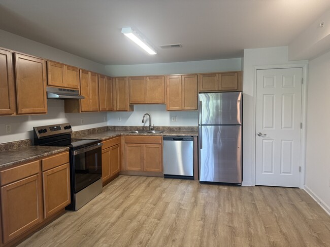 NEW Stainless Steel appliances - The Pointe of Stoneybrook