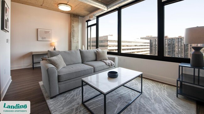 Building Photo - 5201 Leesburg Pike Unit 835.1408742