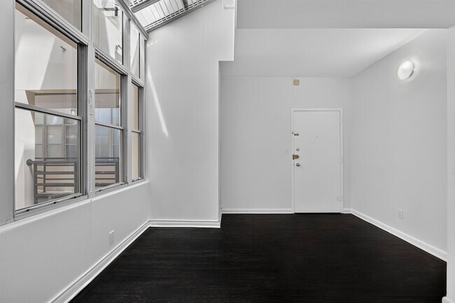 Photo - 357 Varick St Unit 327