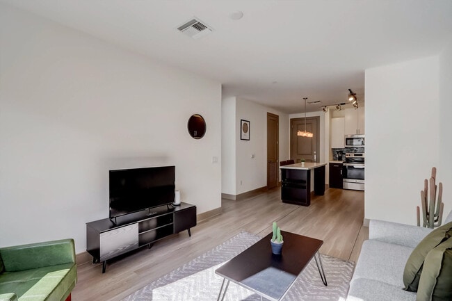 Photo - 555 N College Ave Unit ID1014600P