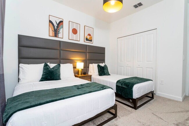 Photo - 4350 Rhyme St Unit ID1280854P