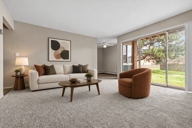 Photo - Macomb Manor - Roseville, MI