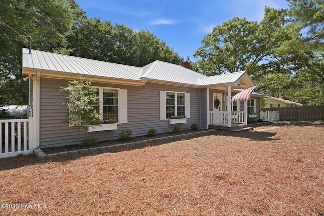 Photo - 1425 Central Dr