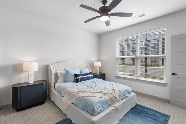 Photo - The Warren Apartments