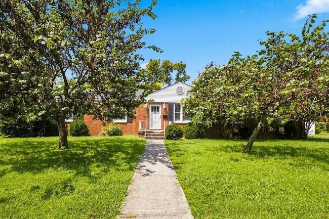 Photo - 122 Hammond Ave
