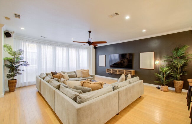 Photo - 3010 Chenevert St Unit ID1019638P