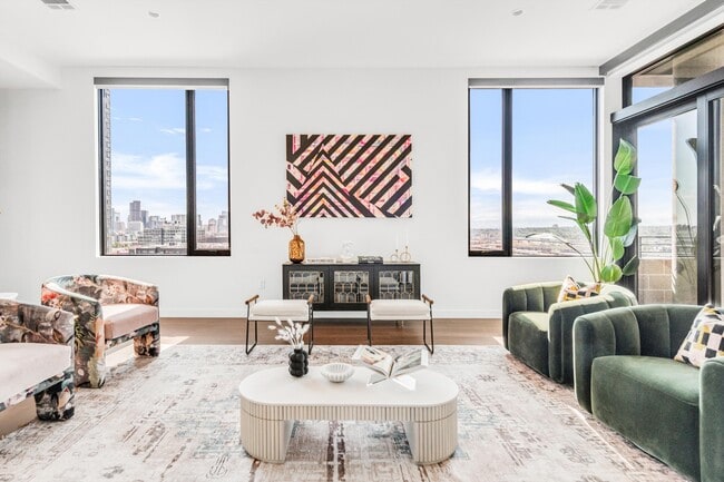 Beautiful Mountain Views - Flora RiNo