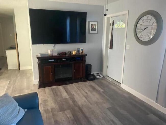 Photo - 1912 N Baylen St Unit ID1266655P