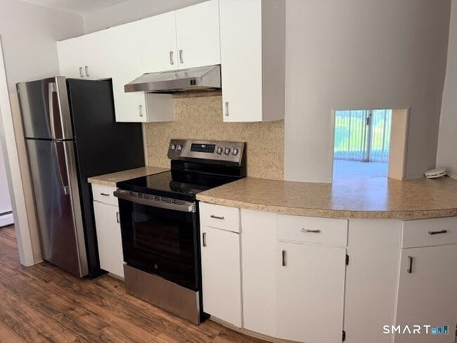Photo - 264 Lyman Rd