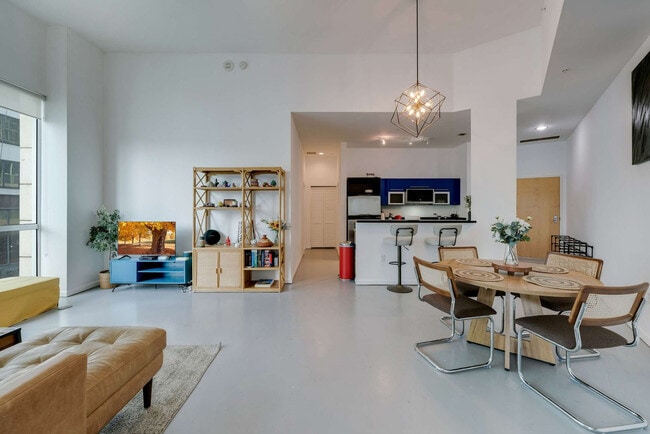 Photo - 235 NE 2nd St Unit SI ID1467685P