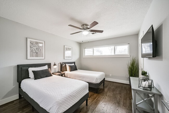 Photo - 5719 Viking Dr Unit ID1316400P