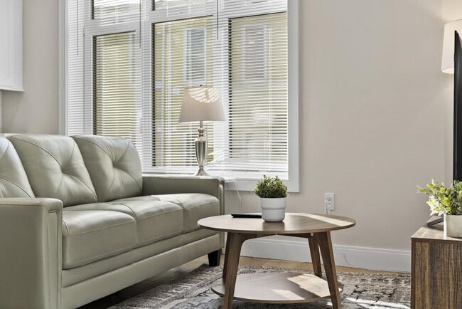 Photo - 394 McGrath Hwy Unit SI ID1364692P