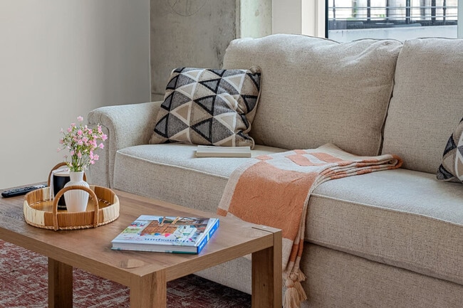 Building Photo - 617 N 12th St Unit ID1313904P