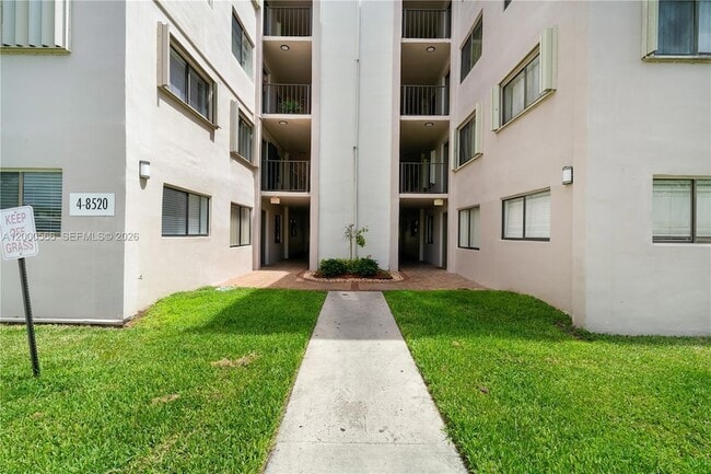 Photo - 8520 SW 133rd Avenue Rd Unit 323