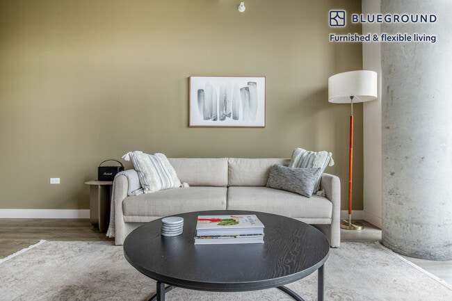 Photo - 450 W Belmont Ave Unit FL4-ID986