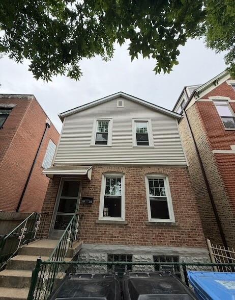 Building Photo - 2628 S Throop St Unit 2