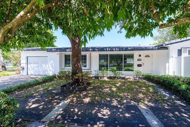 Building Photo - 2011 N 43rd Ave