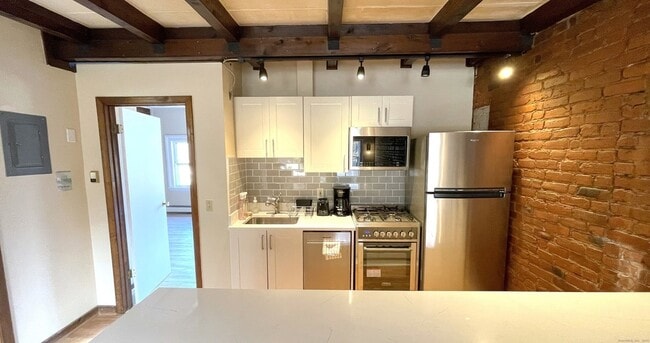 Photo - 32 Trumbull St Unit 4