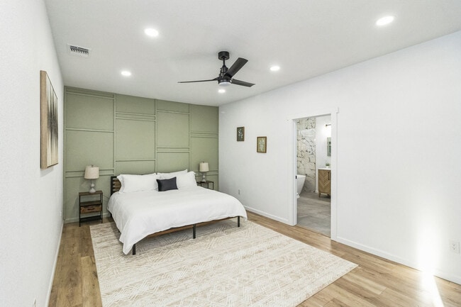 Photo - 2306 E Houston St Unit ID1328945P