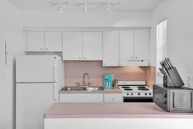 Photo - 851 N Surf Rd Unit ID1312666P