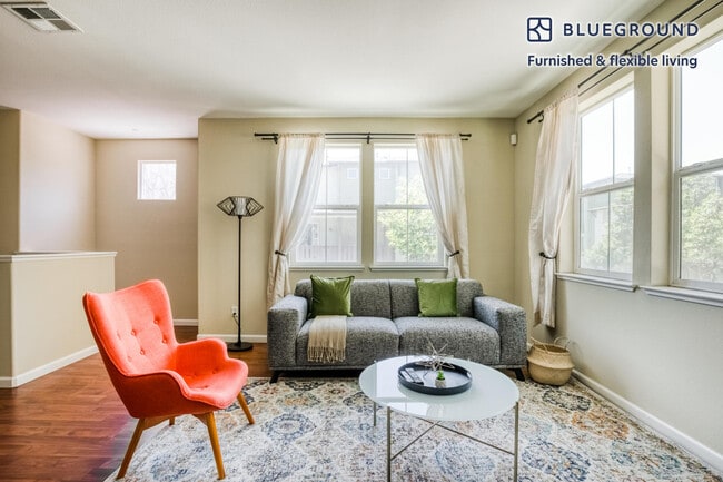 Photo - 725 Modern Ice Dr