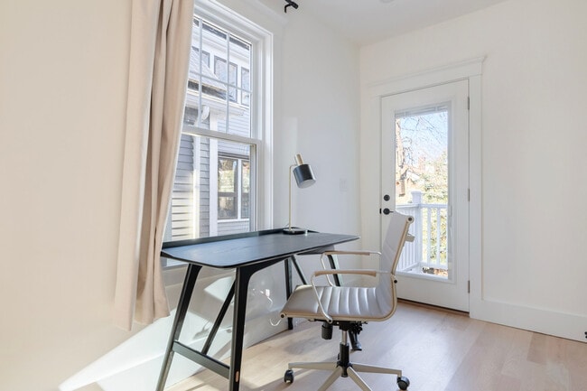 Photo - 50 Kinnaird St Unit FL1-ID1153