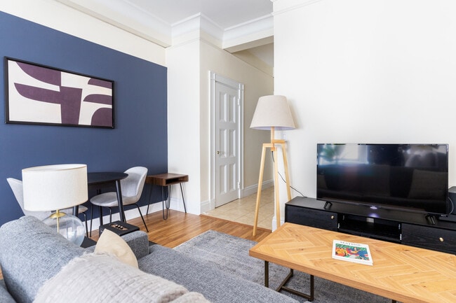 Photo - 62 Boylston St Unit FL5-ID1078