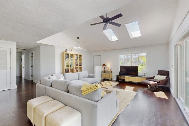 Building Photo - 315 Spring Ave Unit SI ID1591486P