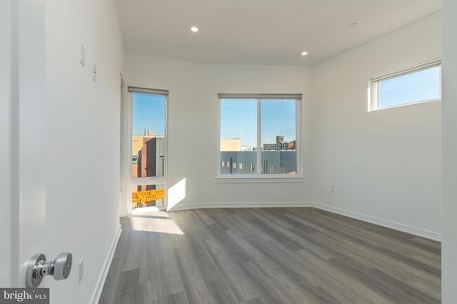 Photo - 710 N 16th St Unit 200