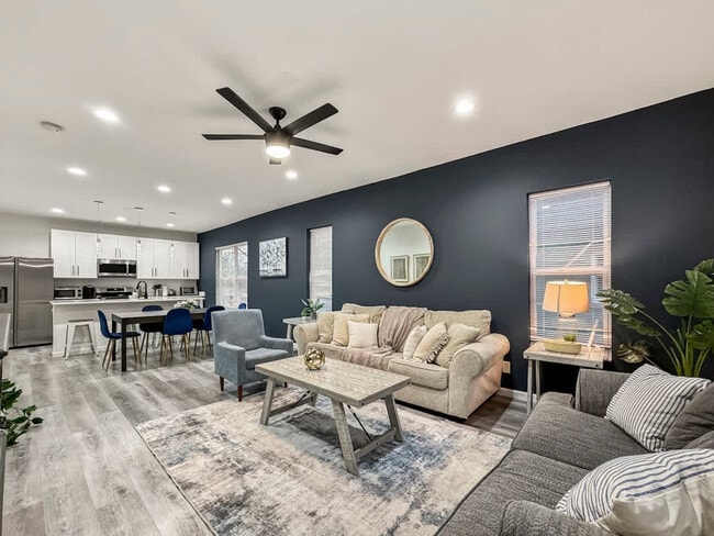 Building Photo - 1117 N Bishop Ave Unit ID1075552P