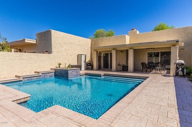 Building Photo - 7848 E Bonita Dr