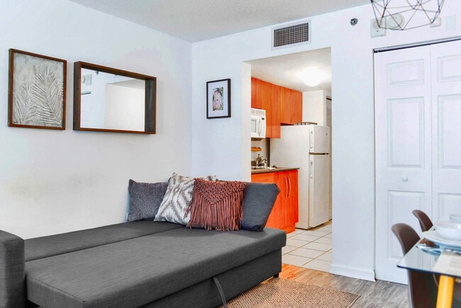 Photo - 1 SE 12th St Unit FL17-ID1022185P